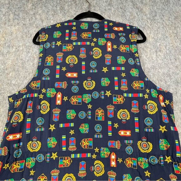 Vtg LizSport Medal Print/Red Reversible Preppy Vintage Military Zip Vest - Sz L - Picture 9 of 16